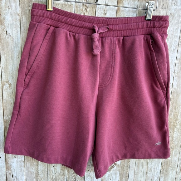 alo Chill Short in Burgundy - Picture 1 of 10